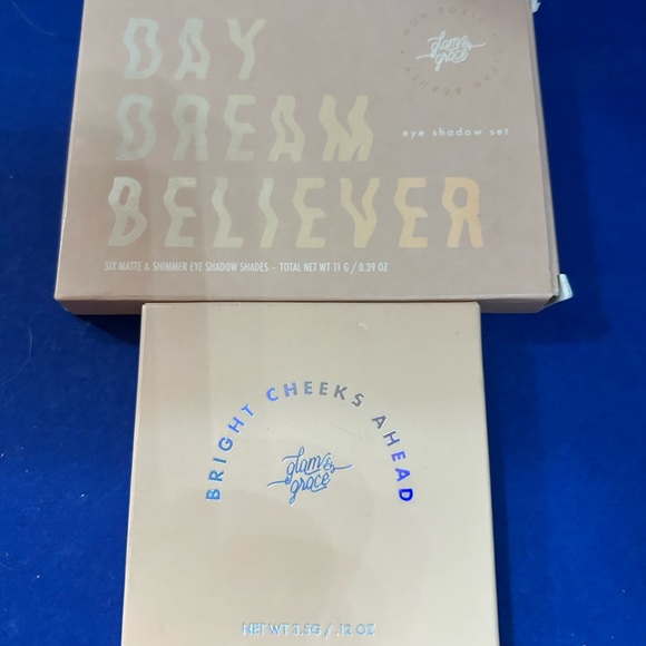 Glam and Grace Other - Glam and Grace Day Dream Believer Eye Shadow Palette and Speckled Highlighter